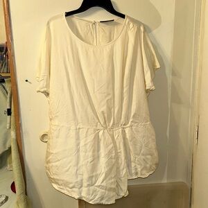 Lane Bryant Cream Asymmetrical Short Sleeve Blouse